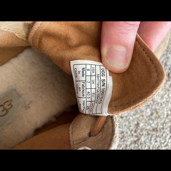 Ugg Shoes - Picture 5 of 6